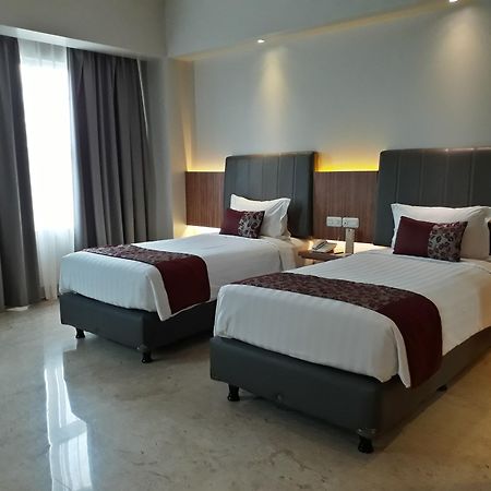 Demelia Hotel Makassar Eksteriør bilde