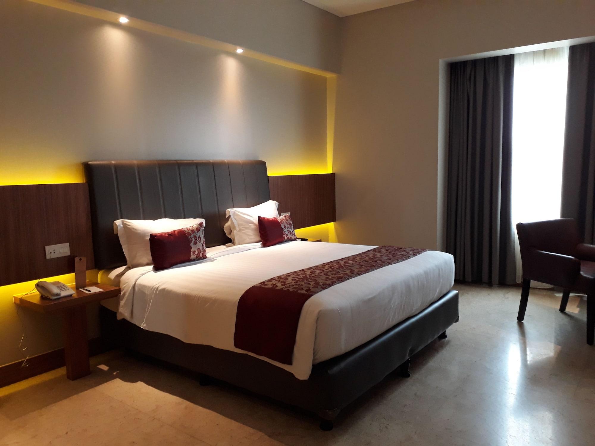 Demelia Hotel Makassar Eksteriør bilde