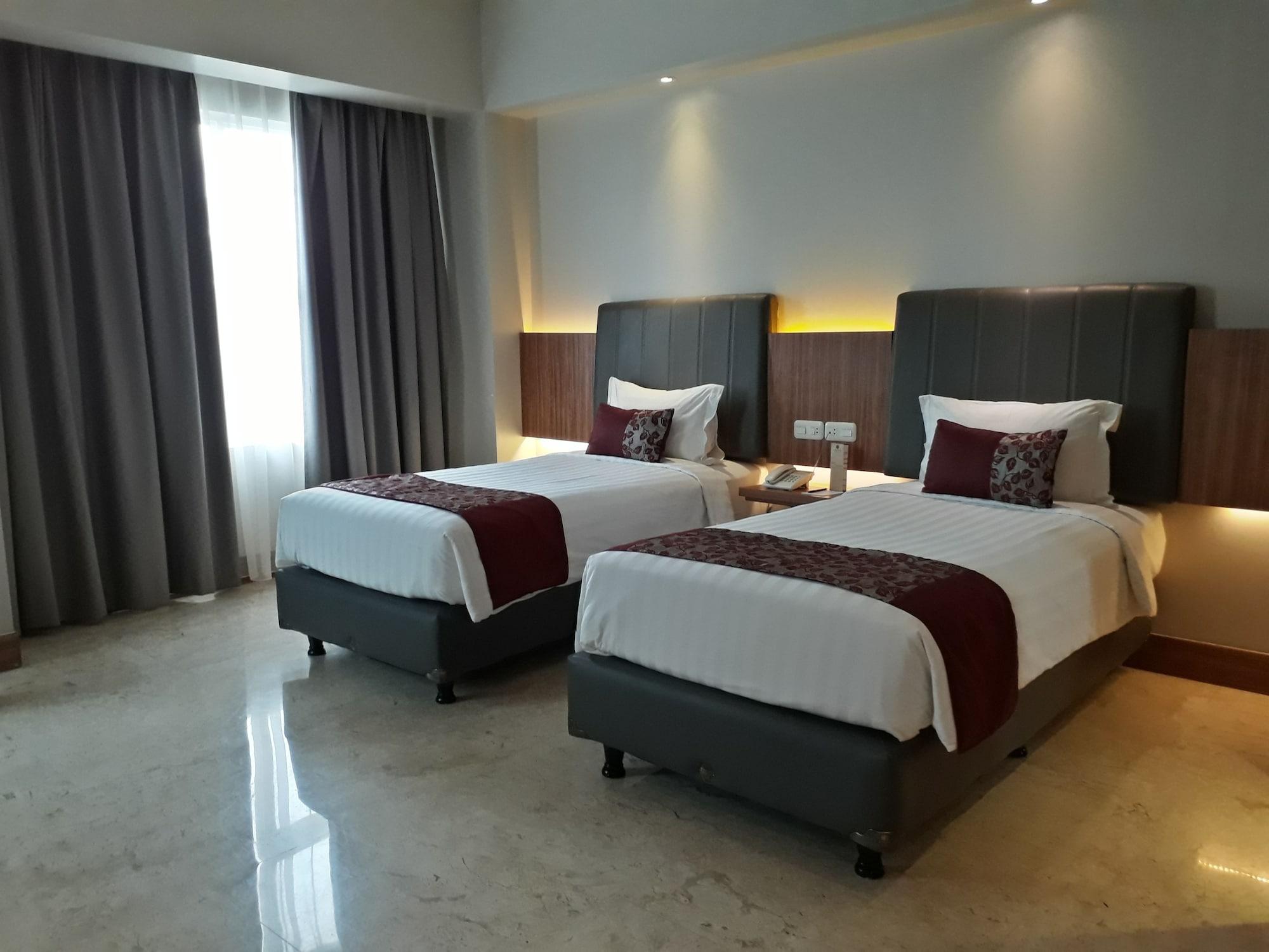 Demelia Hotel Makassar Eksteriør bilde