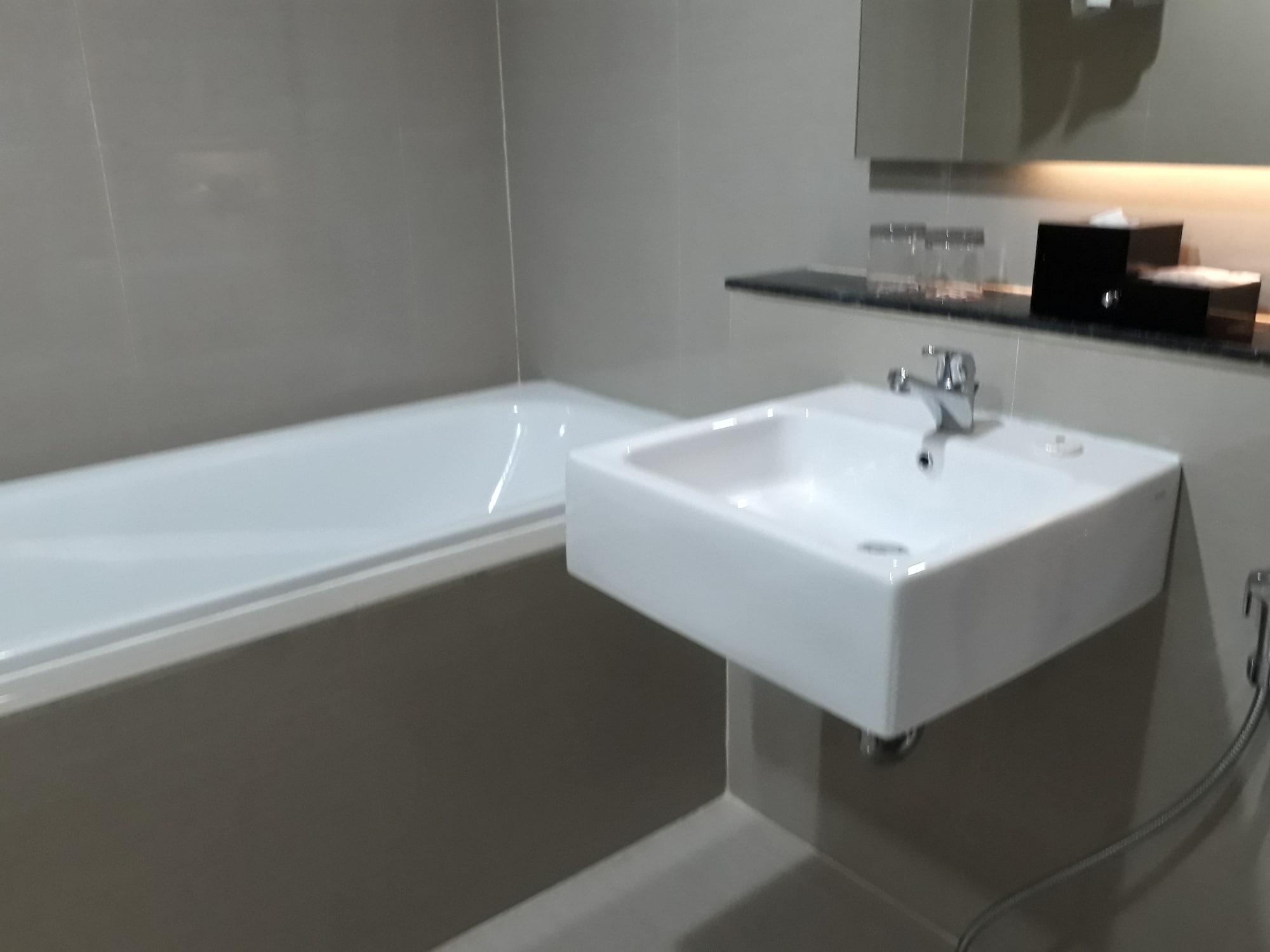 Demelia Hotel Makassar Eksteriør bilde