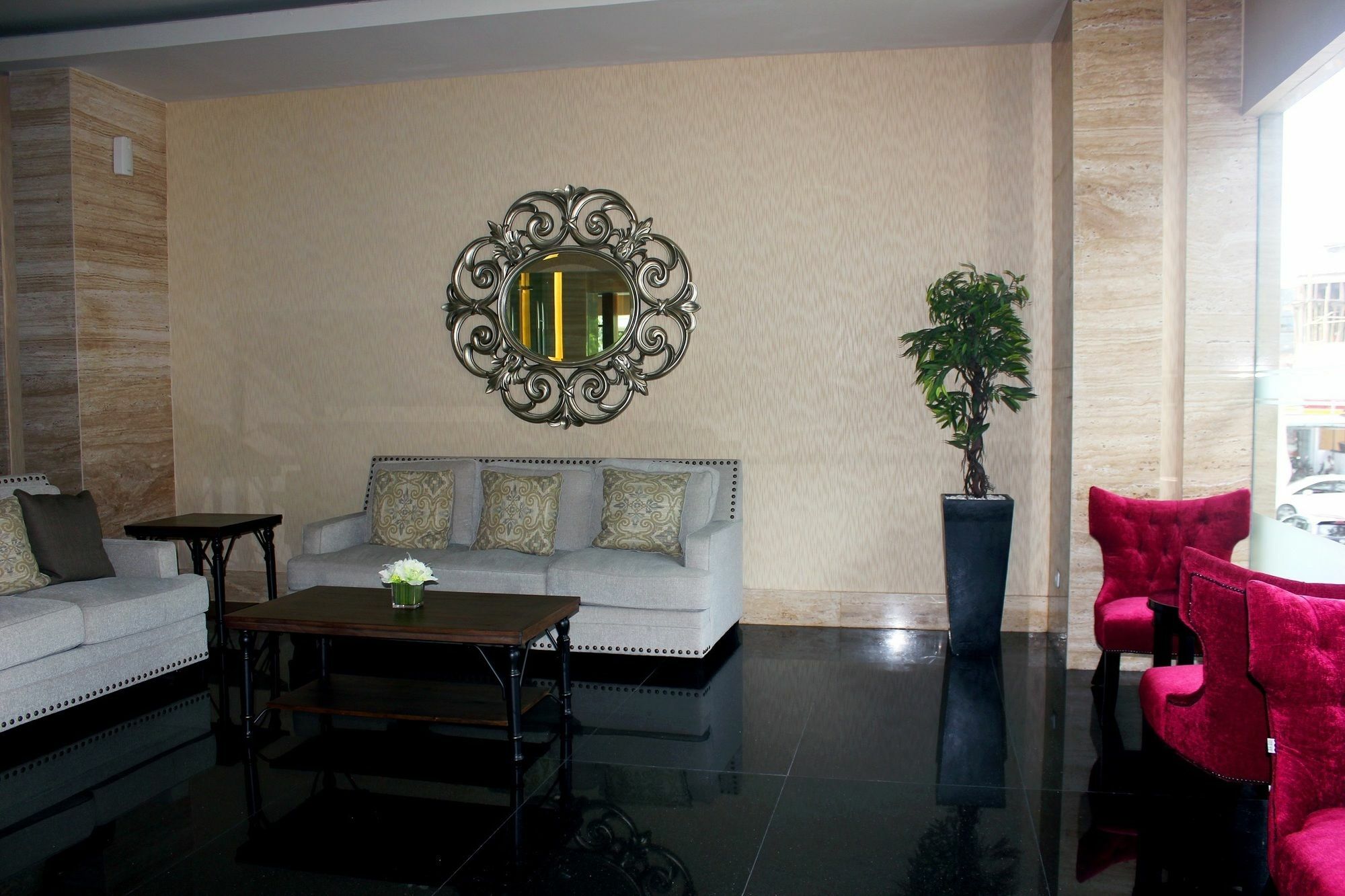 Demelia Hotel Makassar Eksteriør bilde