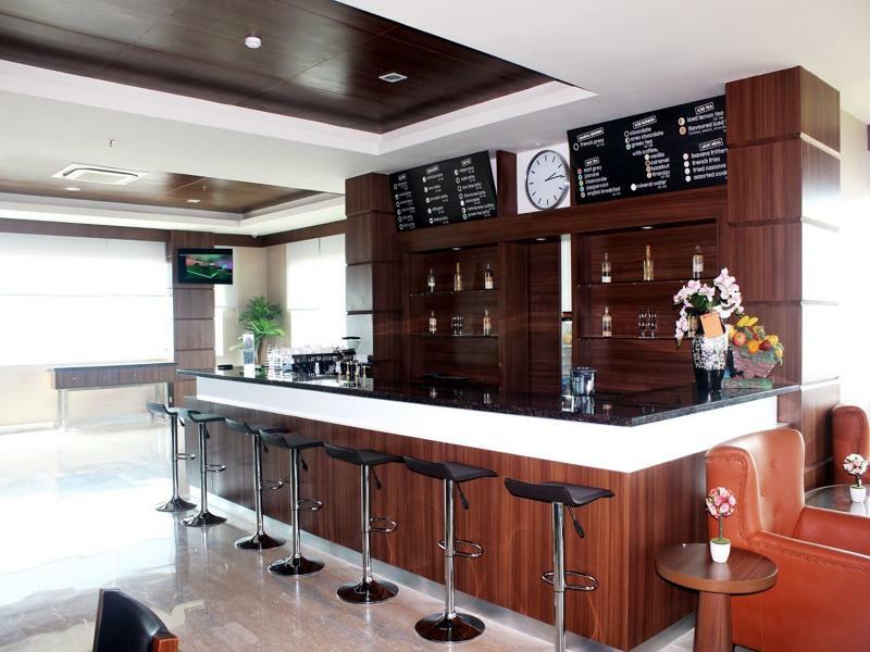 Demelia Hotel Makassar Eksteriør bilde