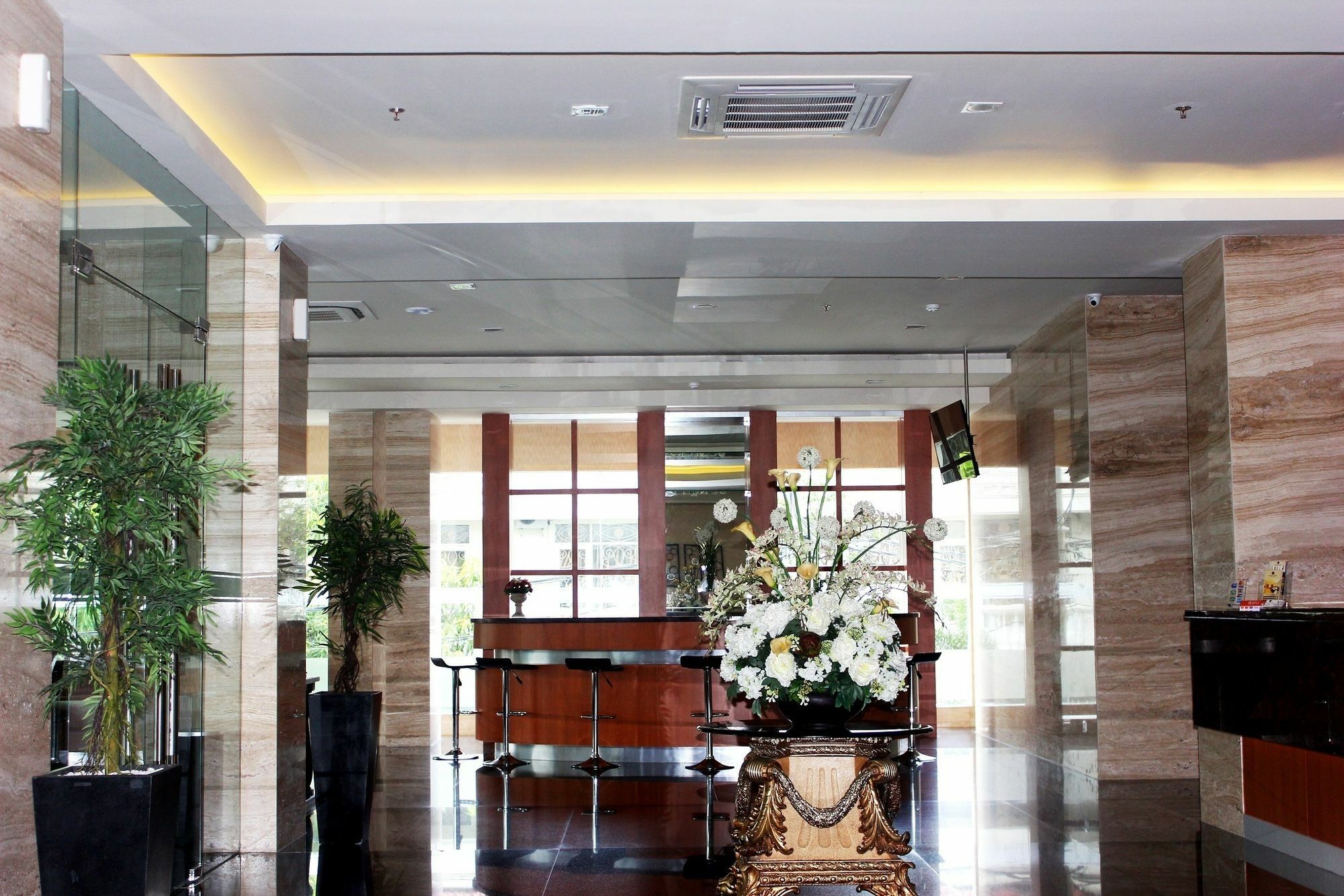 Demelia Hotel Makassar Eksteriør bilde